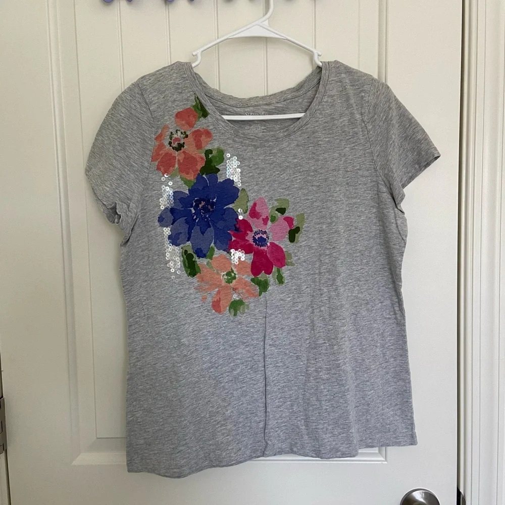 NWOT | St. John’s Bay women’s floral sequin shirt — petite large